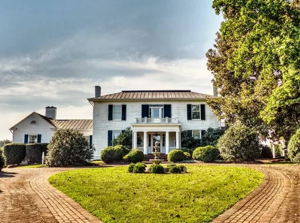 Historic homes in the Bellevue neighborhood of Richmond, VA